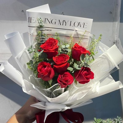 Red Rose Hand Bouquet (6sticks)