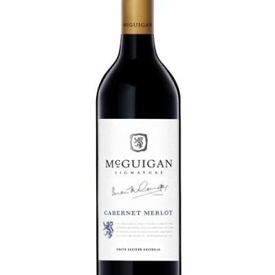 McGuigan Signature Cabernet Merlot Gift Pack (2 Bottles + 2 Glasses) SET