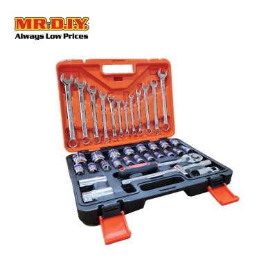 SOCKET WRENCH SET 82PCS G-10006