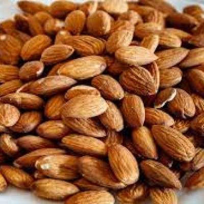 ALMOND WHOLE (1KG)